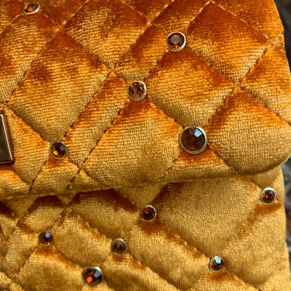 Authentic KURT GEIGER LONDON Velvet magnetic closure convertible Crosb/Shoulder - Picture 15 of 15